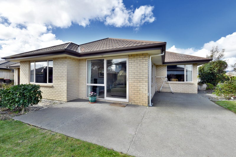 3 Somerville Crescent, Aidanfield, Christchurch - Carousel 1