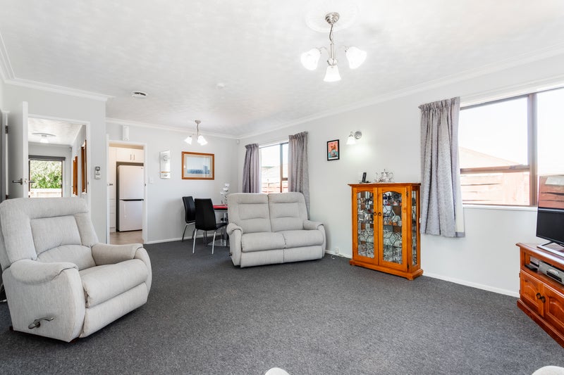 4/3 Ebdentown Street, Ebdentown, Upper Hutt - Carousel 2