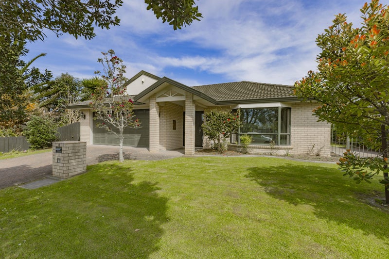 11 Norm Pellow Drive, Manurewa, Auckland - Carousel 1