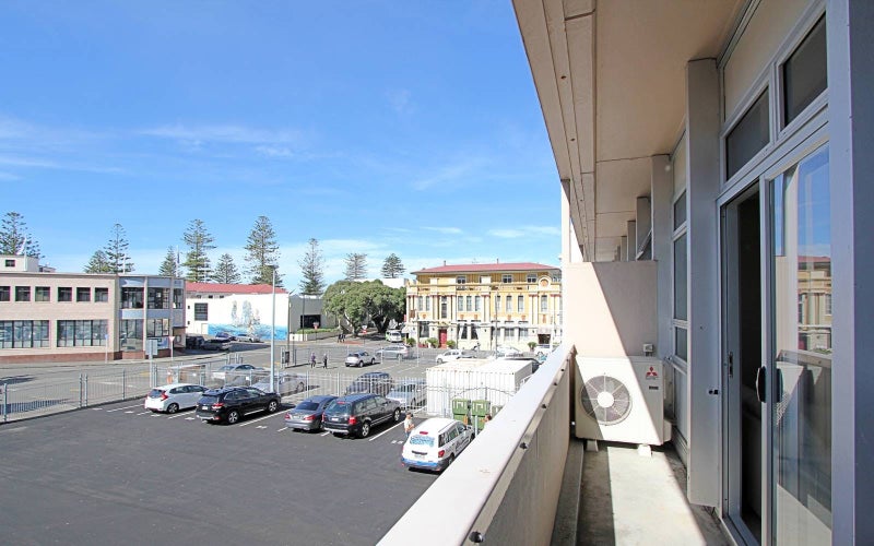 1D/3 Shakespeare Road, Napier South, Napier - Carousel 1