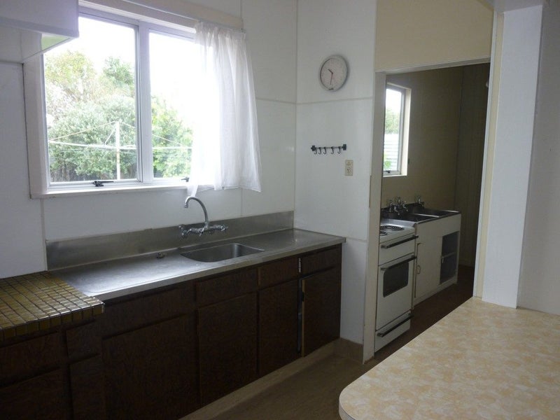 494 Tremaine Avenue, Takaro, Palmerston North - Carousel 2