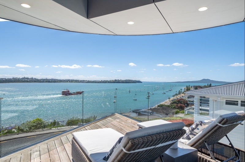 20 Bucklands Beach Road, Bucklands Beach, Auckland - Carousel 1