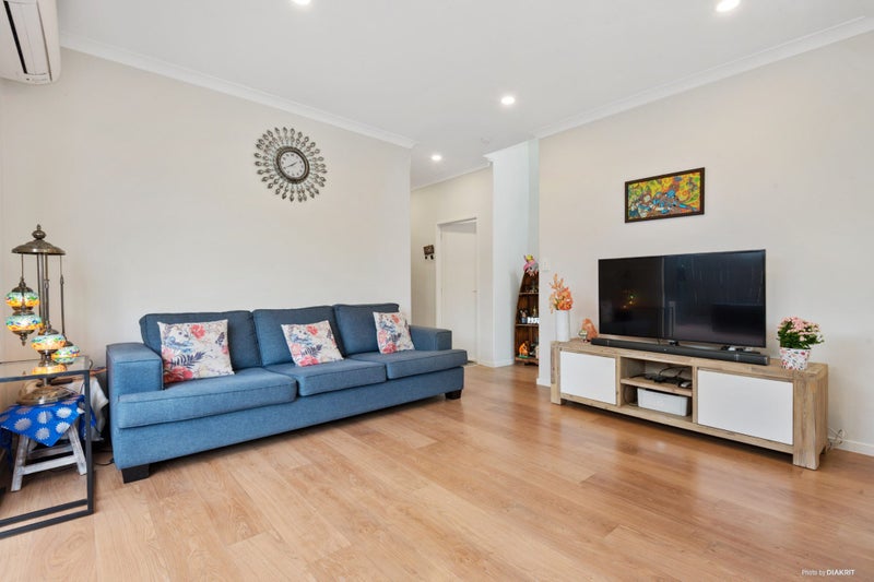 49E Titirangi Road, New Lynn, Auckland - Carousel 2