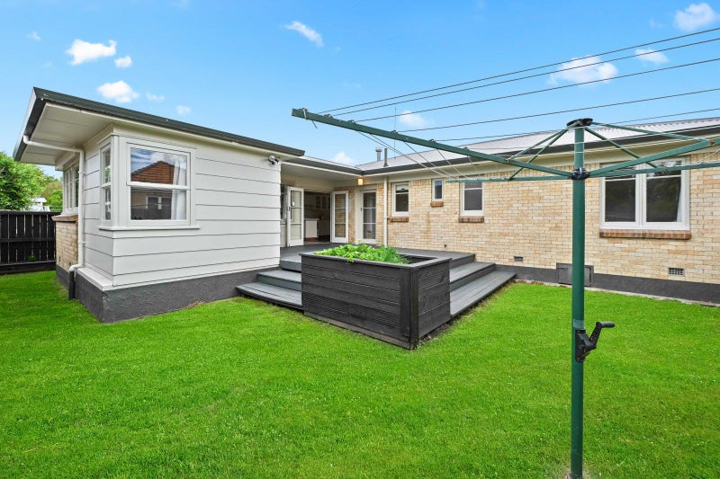 224 Fox Street, Hamilton East, Hamilton - Carousel 17