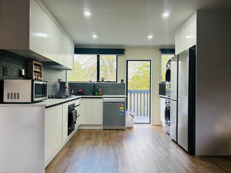 2/12 Greenhaven Avenue, Papakura, Auckland - Carousel 1