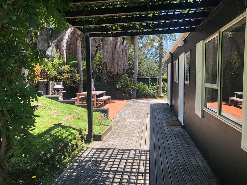 30 Palm Road, Palm Beach, Waiheke Island - Carousel 1