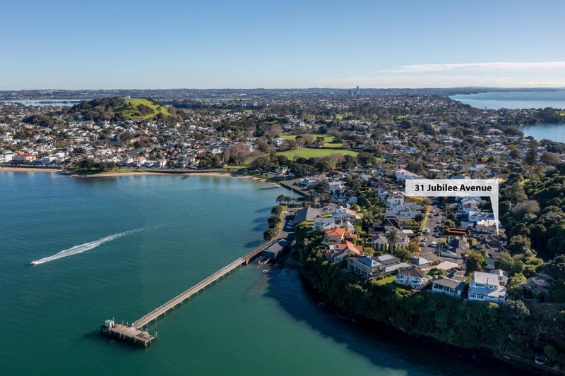 31 Jubilee Avenue, Devonport, Auckland - Carousel 2
