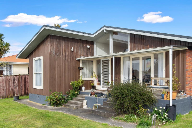 11 Beech Crescent, Hillcrest, Hamilton - Carousel 2
