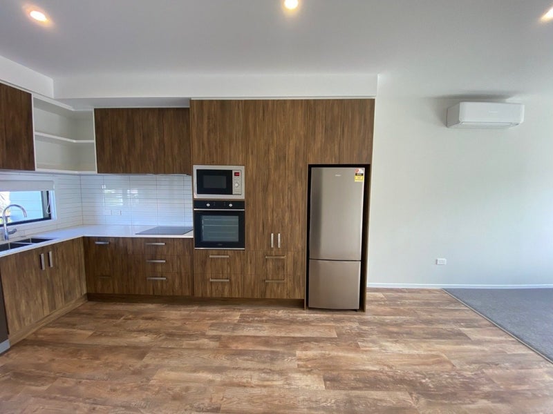 8 Equine Way, Brookfield, Tauranga - Carousel 2