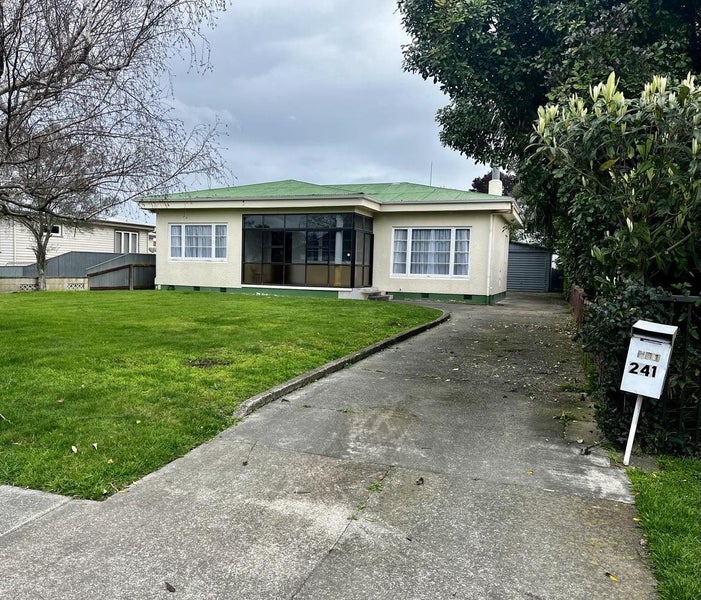 241 Mayfair Avenue, Mayfair, Hastings - Carousel 1