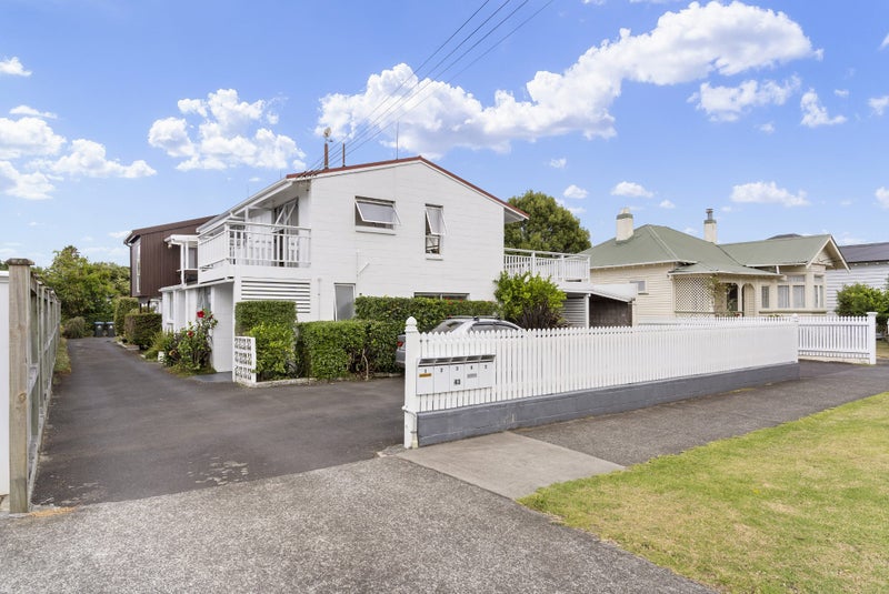2/43 Halesowen Avenue, Sandringham, Auckland - Carousel 1