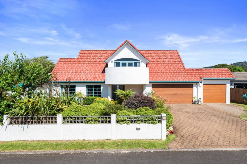 25 Kahurangi Drive, Lynmore, Rotorua - Carousel 1