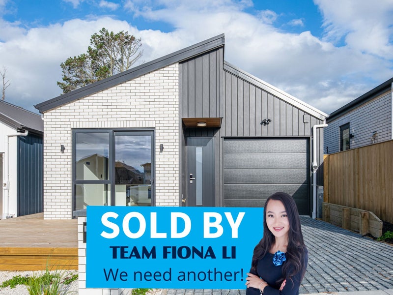 31 Puhikawa Street, Massey, Auckland - Carousel 1