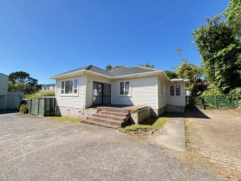 22 Bollard Avenue, New Windsor, Auckland - Carousel 1