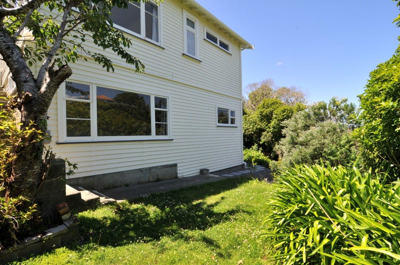 35 Seaview Terrace, Northland, Wellington - Carousel 1