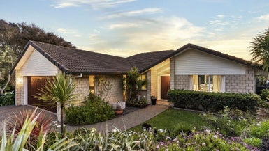 27 Pounamu Avenue, Greenhithe, Auckland - Carousel 1
