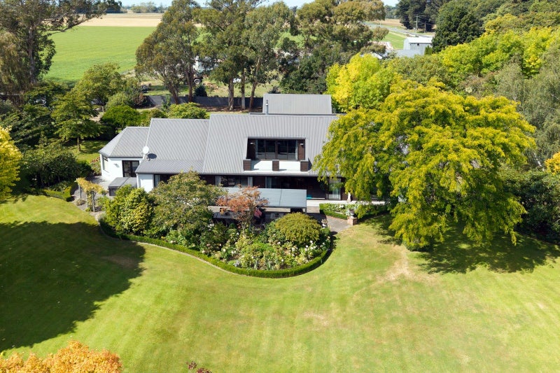 89 Beach Road East, Elgin, Ashburton - Carousel 2