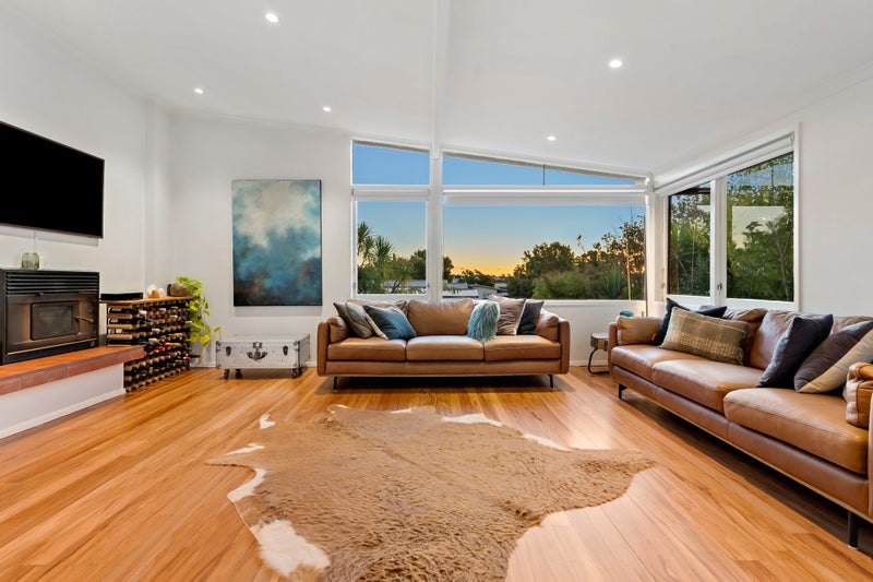 23 Blakeborough Drive, Forrest Hill, Auckland - Carousel 2