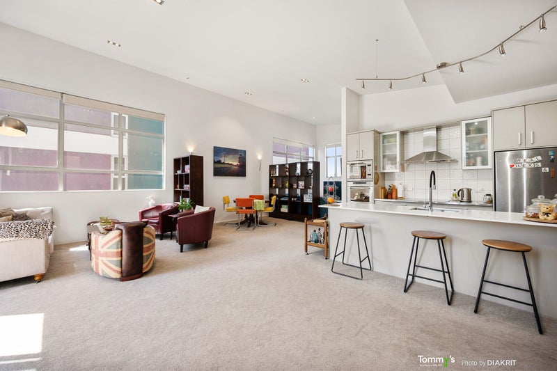 61/3 Edward Street, Te Aro, Wellington - Carousel 1