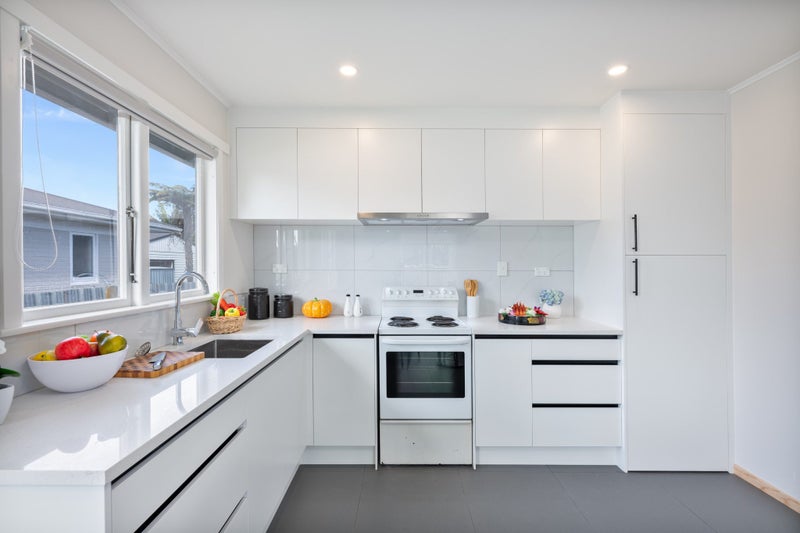 5 Alexander Crescent, Otara, Auckland - Carousel 2