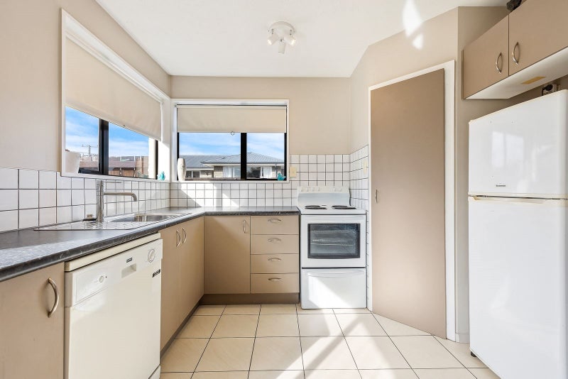 2/64 Neill Street, Hornby, Christchurch - Carousel 2