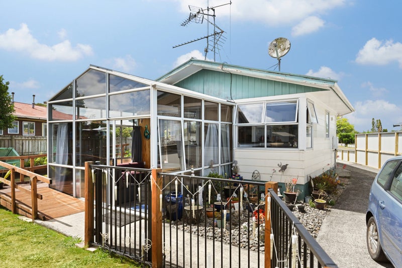 6 Lindsay Crescent, Nawton, Hamilton - Carousel 1