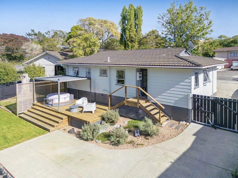 20 Spargo Road, Massey, Auckland - Carousel 1
