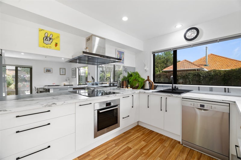 2 Fadges Lane, Bryndwr, Christchurch - Carousel 2