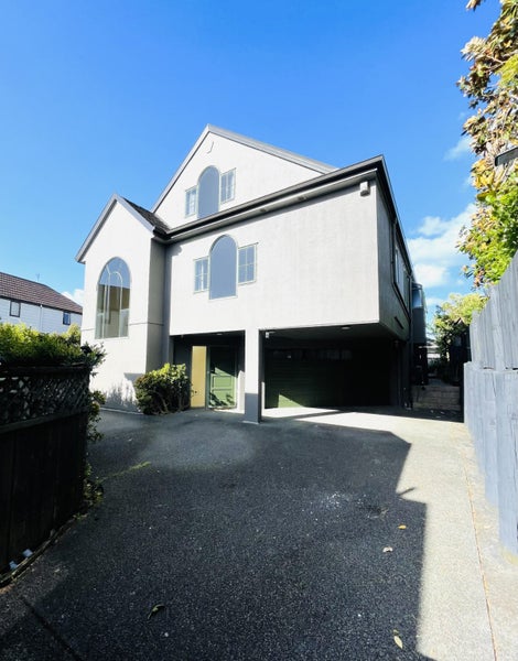 1/1 Te Akau Crescent, Bucklands Beach, Auckland - Carousel 1