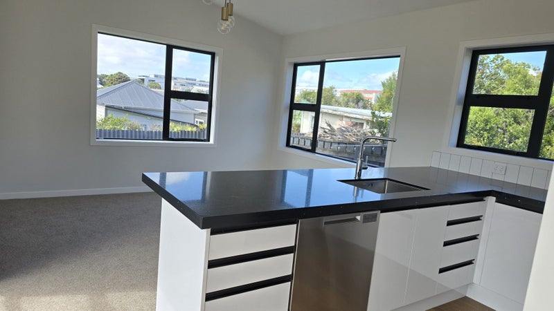 50 Herald Street, Berhampore, Wellington - Carousel 1