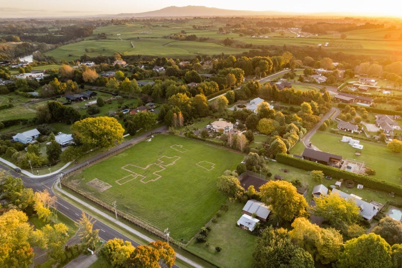 8 Riverglade Drive, Tamahere - Carousel 1