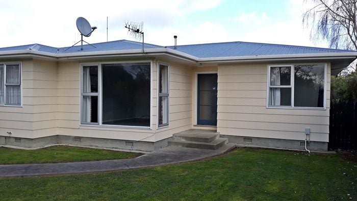 4 Acacia Street, Kelvin Grove, Palmerston North - Carousel 2