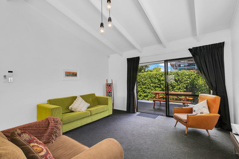 63B Smale Street, Point Chevalier, Auckland - Carousel 2
