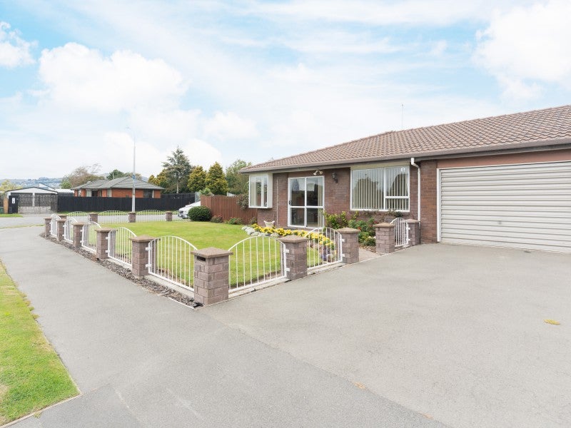 1/1 Glenbyre Place, Bromley, Christchurch - Carousel 1