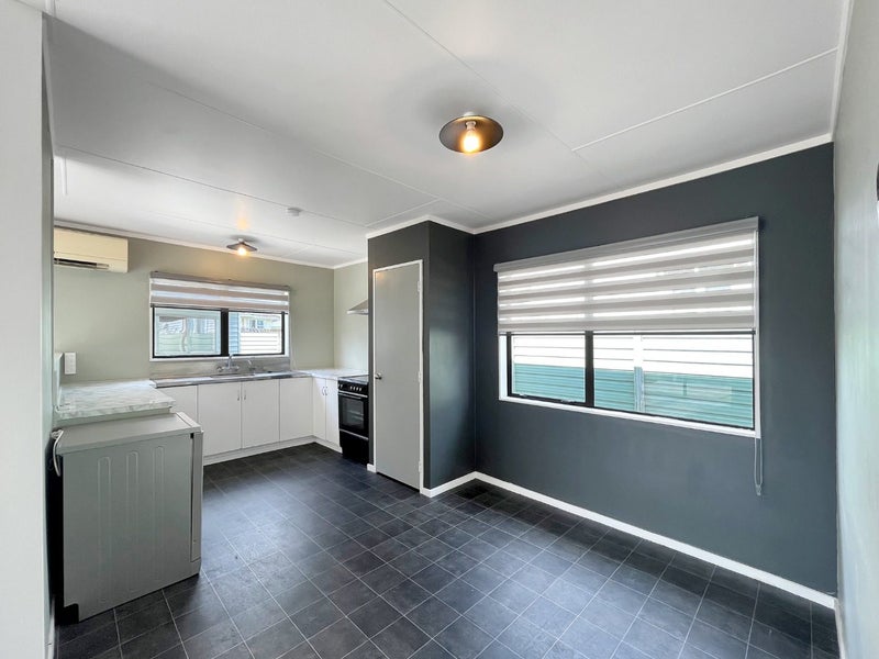 27 Tiller Close, Kelvin Grove, Palmerston North - Carousel 2