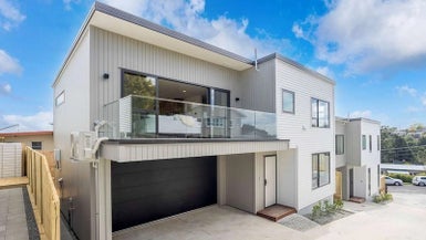 4B Coroglen Avenue, Birkenhead, Auckland - Carousel 1