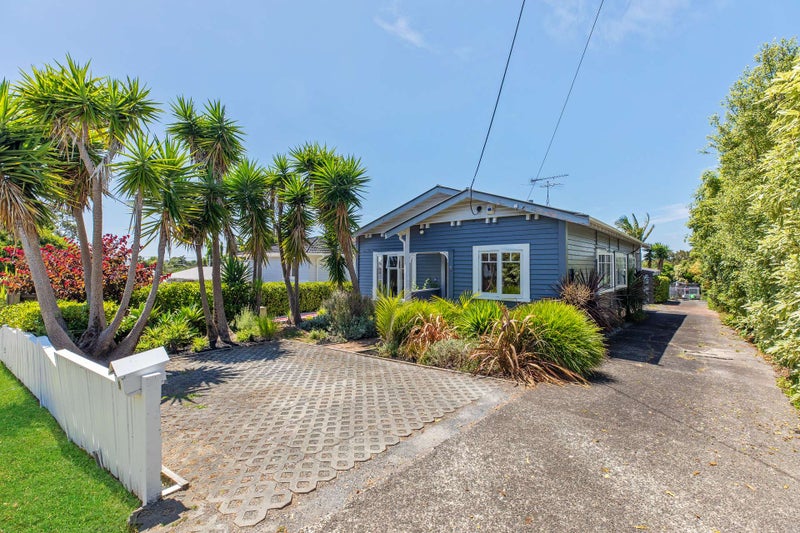 9 Tahi Terrace, Glen Eden, Auckland - Carousel 2