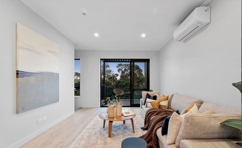 16 Beach Road, Hobsonville, Auckland - Carousel 1