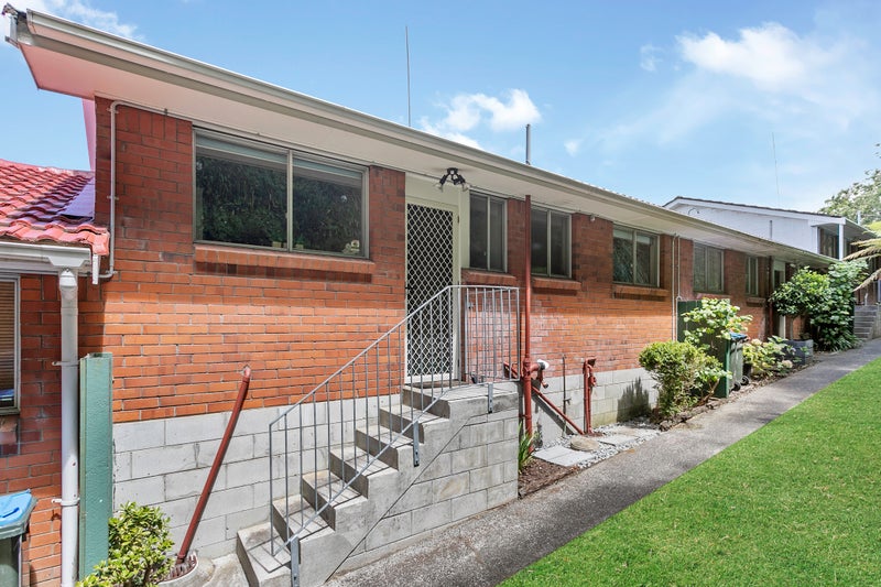 3/0 Queensway, Three Kings, Auckland - Carousel 1