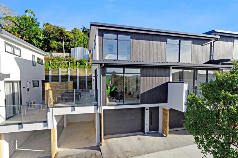 4/37 Woodland Rd, Johnsonville, Wellington - Carousel 1