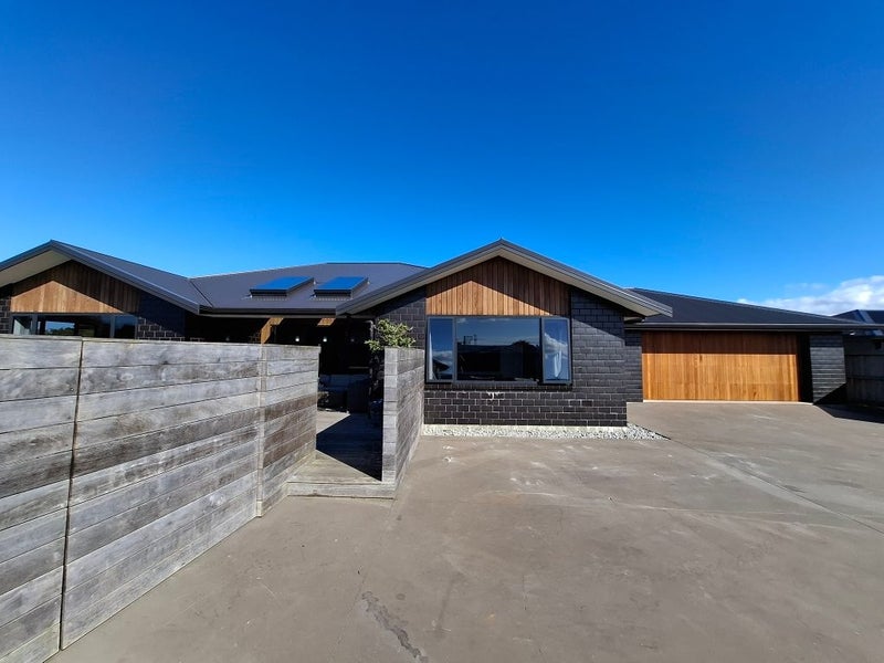 5 Wheki Lane, Inglewood, Inglewood - Carousel 2