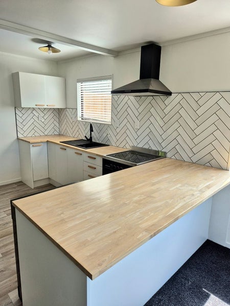 29 Courtney Road, Gate Pa, Tauranga - Carousel 1