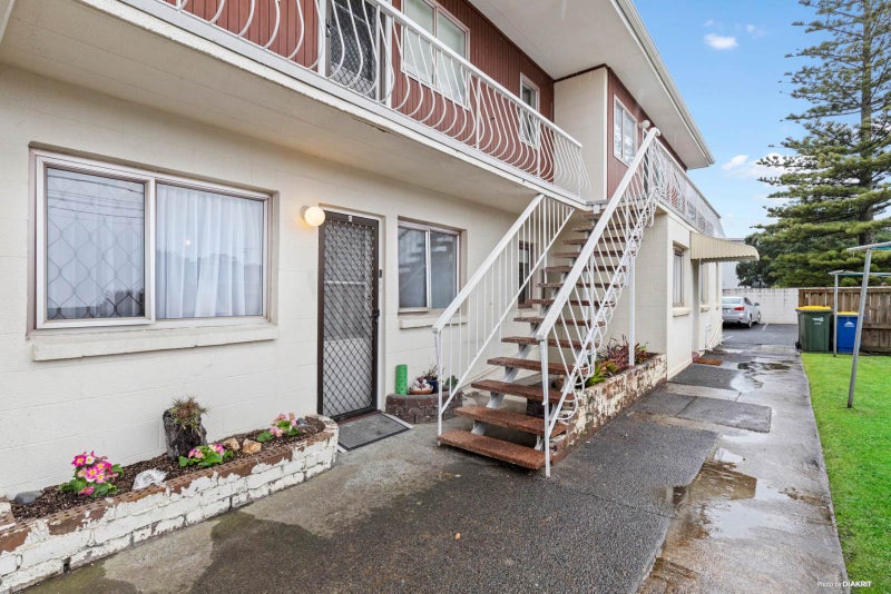 4/773 Beach Road, Browns Bay, Auckland - Carousel 1