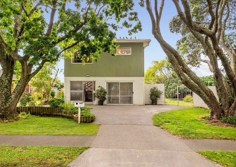 17 Waterlea Avenue, Mangere Bridge, Auckland - Carousel 1