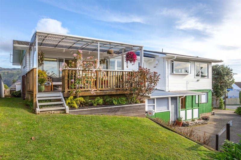 64 Ernest Street, Ranui, Porirua - Carousel 1