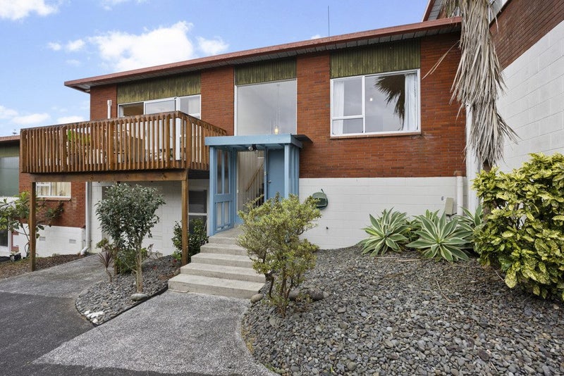 2/240 Onewa Road, Birkenhead, Auckland - Carousel 1