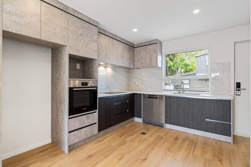 5/129 Lancaster Road, Beach Haven, Auckland - Carousel 1