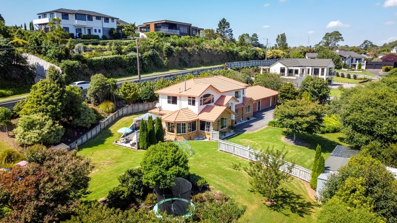 19B Shelter Grove, Frankleigh Park, New Plymouth - Carousel 1