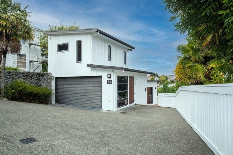 5A Corry Avenue, Bluff Hill, Napier - Carousel 1