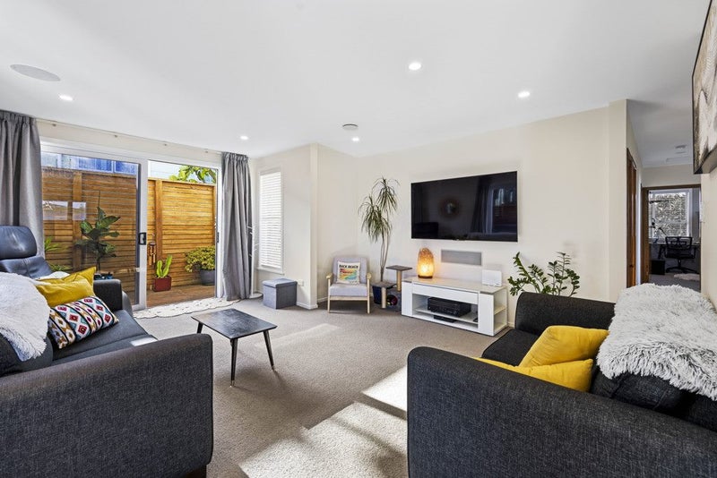 71 Marama Crescent, Spotswood, New Plymouth - Carousel 2